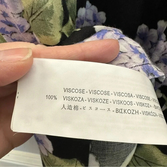 MinkPink Women’s Long Sleeve V-Neck Black w/ Purple Floral Romper Size S GUC - Picture 8 of 10